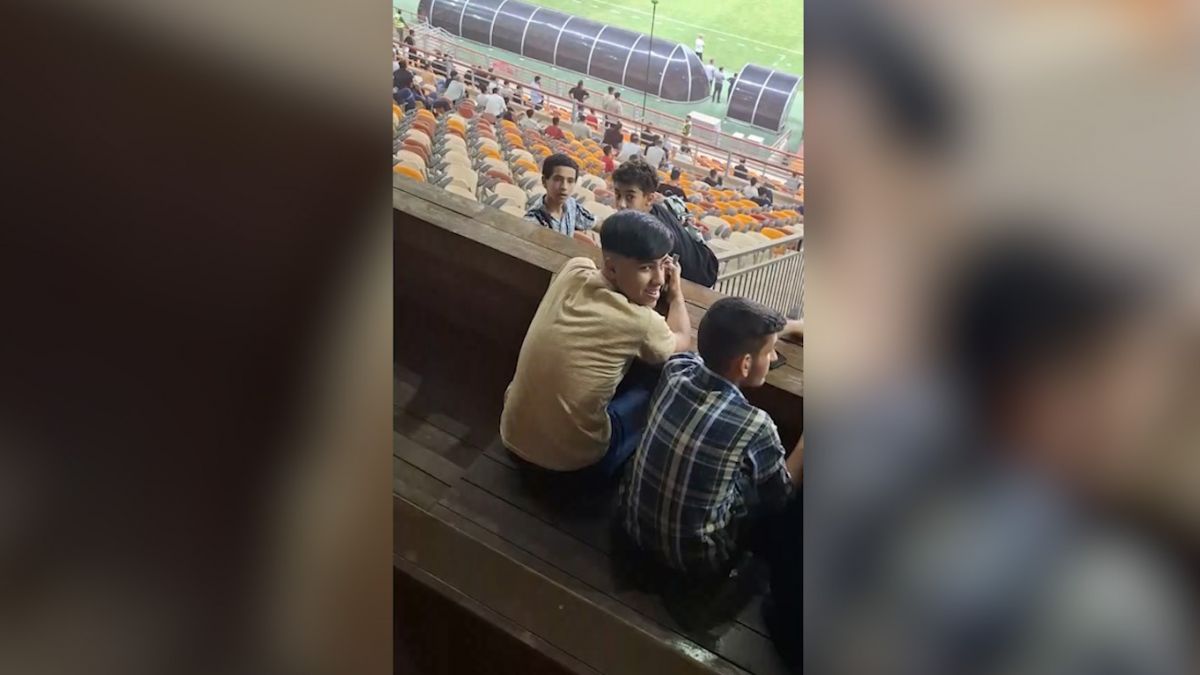 وضعیت عجیب جایگاه خبرنگاران ورزشگاه فولاد آرنا در حاشیه بازی فولاد - تراکتور