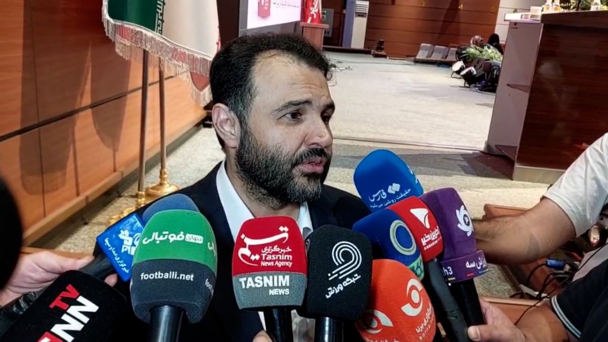 احمدی: بی انگیزه بازی می‌کنیم/ من و خانواده‌ ام پرسپولیسی هستیم
