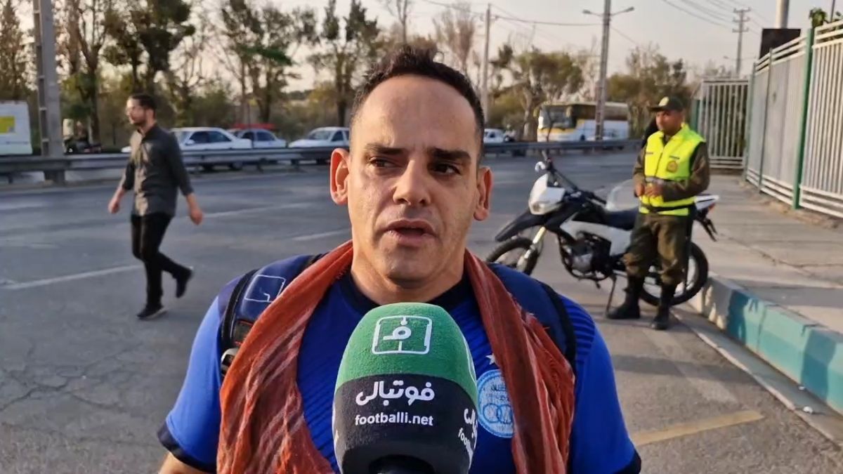 هوادار استقلال: بازیکنان باید غیرت داشته باشند، ما به خاطر نام استقلال اینجا هستیم