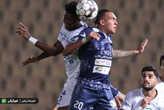 جرو بحث ۴ نفره استقلالی‌ها پس از گل چادر ملو