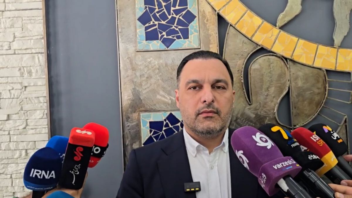 محمد محمدی: گل محمدی و فولاد به هم پایبند هستند