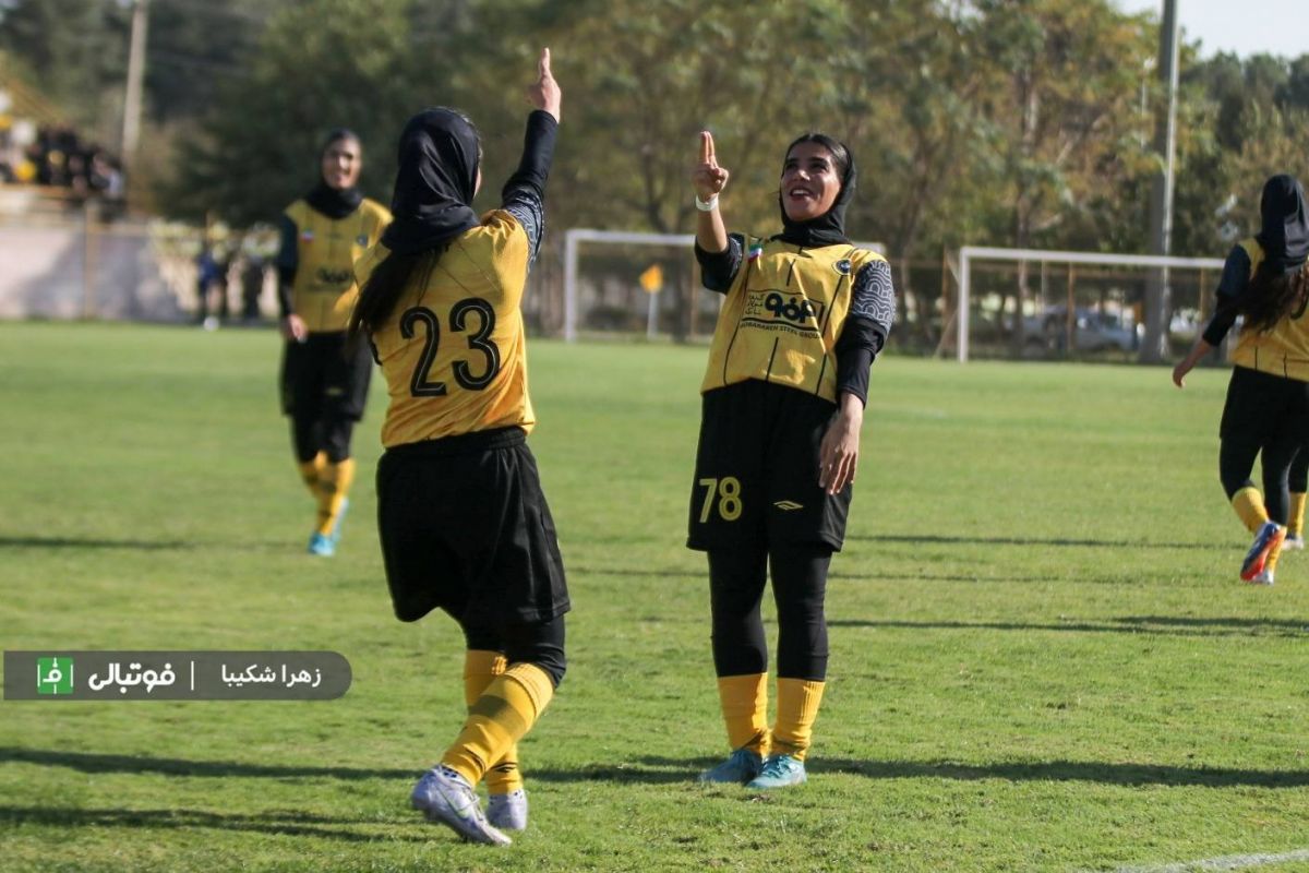 هفته پنجم لیگ برتر فوتبال زنان؛ خاتون برنده دربی کرمان/ پرسپولیس شکست خورد