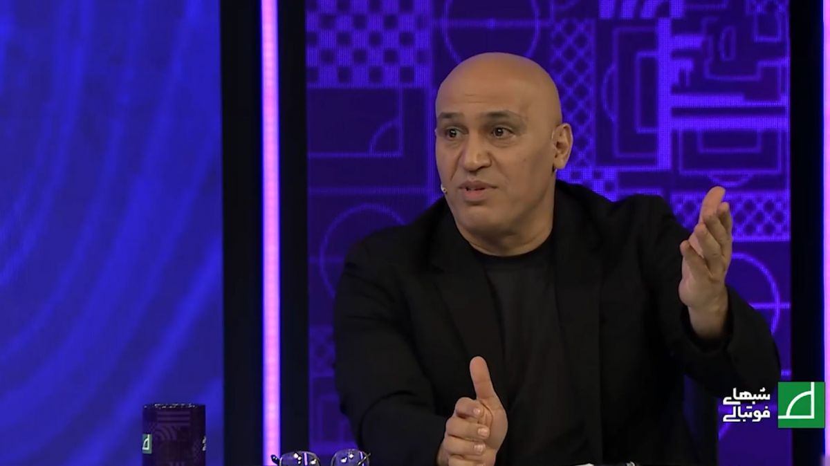 وقتی علیرضا منصوریان از دوستانش در پشت صحنه برنامه تقلب می‌گیرد!