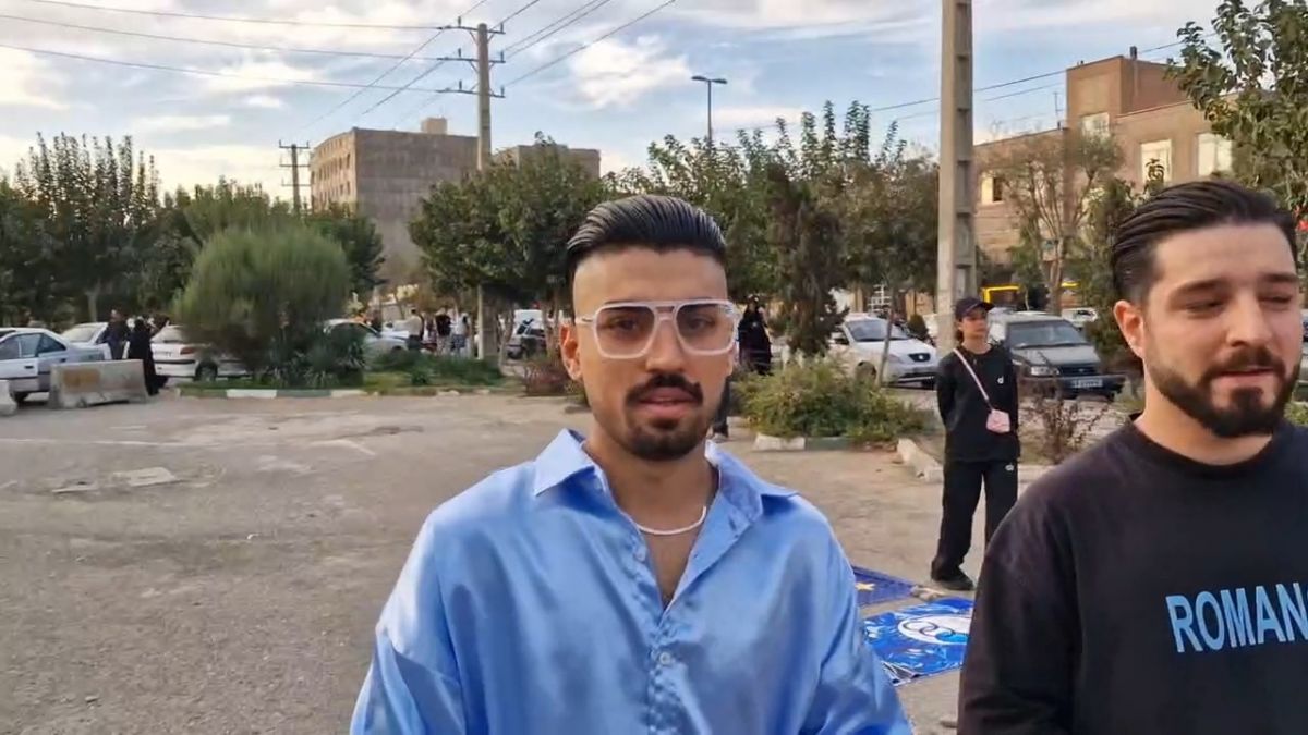 گفت و گو با هواداری که خود را بدل رامین رضاییان می داند!