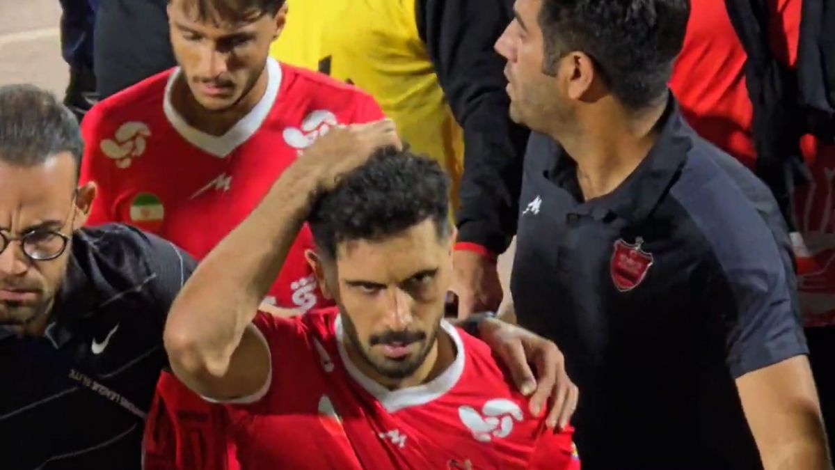 حواشی خروج پرسپولیسی ها از زمین مسابقه در بین اعتراض شدید