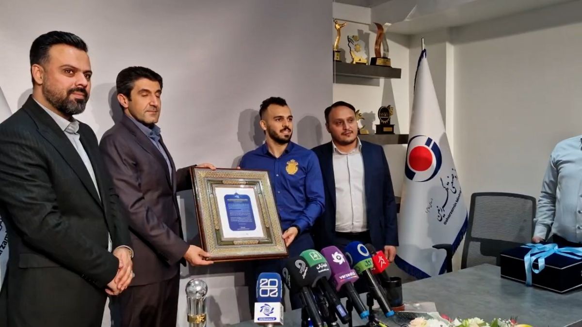 تقدیر از سالار آقاپور، برترین بازیکن سال فوتسال آسیا