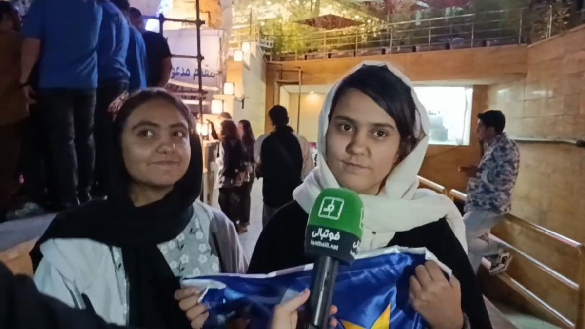 دختران شیرازی هوادار استقلال: فردا دو زنگ آخر به مدرسه نمی رویم تا به ورزشگاه برویم