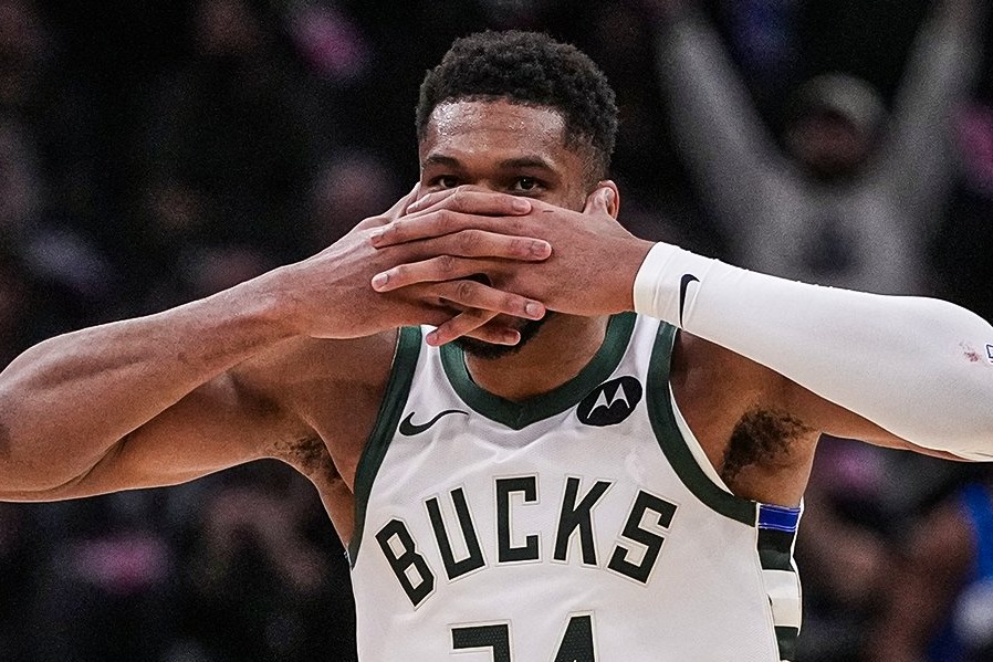 تقلید ستاره لیگ بسکتبال حرفه‌ای آمریکا از مهاجم آرسنال