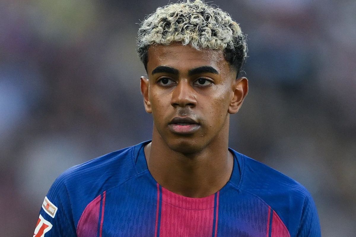 لامین یامال جراحی میشود؟