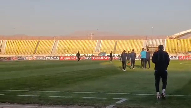 بازدید دو تیم شمس اذر و سپاهان از چمن ورزشگاه