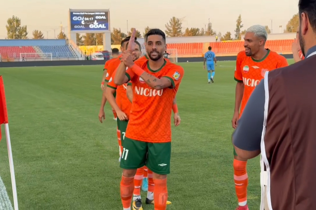 صحنه گل اول مس به چادرملو از دوربین فوتبالی