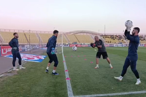 گرم کردن دروازه بانان دو تیم سپاهان و شمس اذر