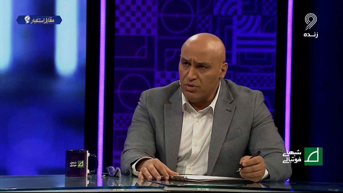 علیرضا منصوریان: رزاقینیا به راحتی ده سال برای استقلال هافبک است