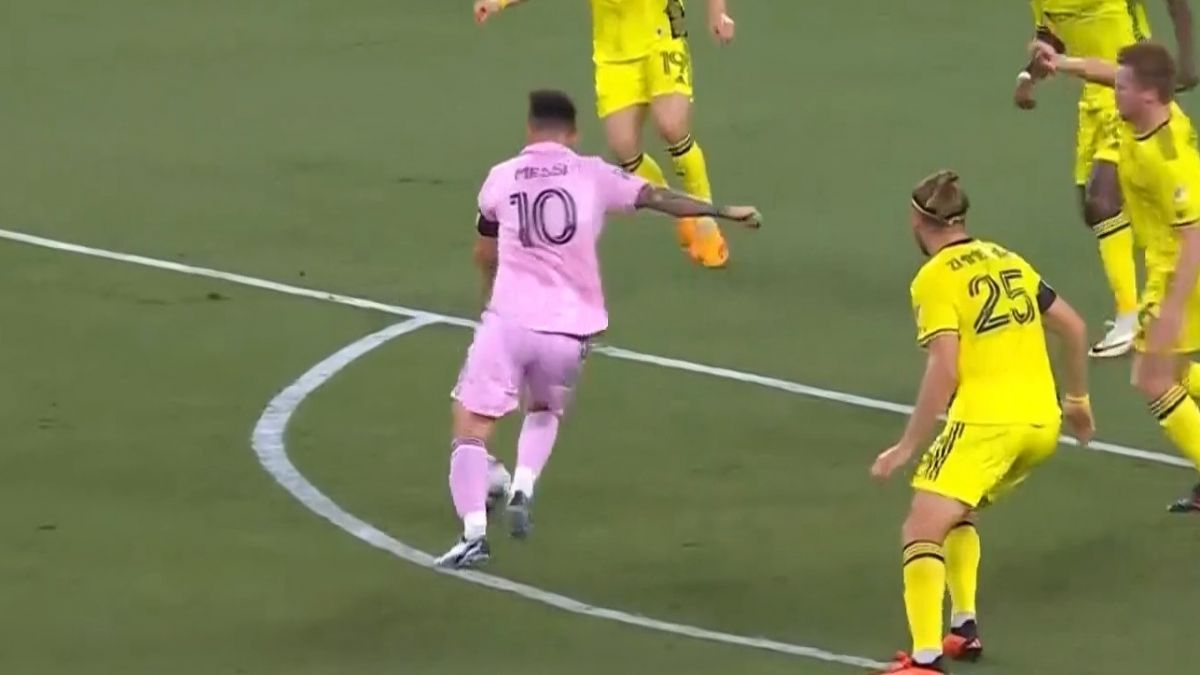 ناراحتی عربستانی‌ها از درخواست مسی تا بازداشت داور به اتهام شرط بندی