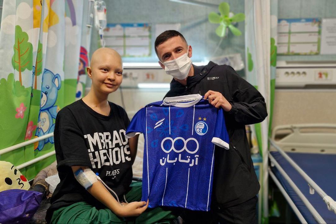 دیدار یاسر آسانی با کودکان مبتلا به سرطان (عکس)