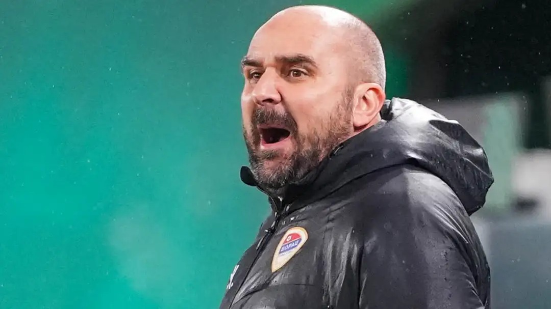 فاجعه در لیگ صربستان؛ سرمربی حین بازی درگذشت