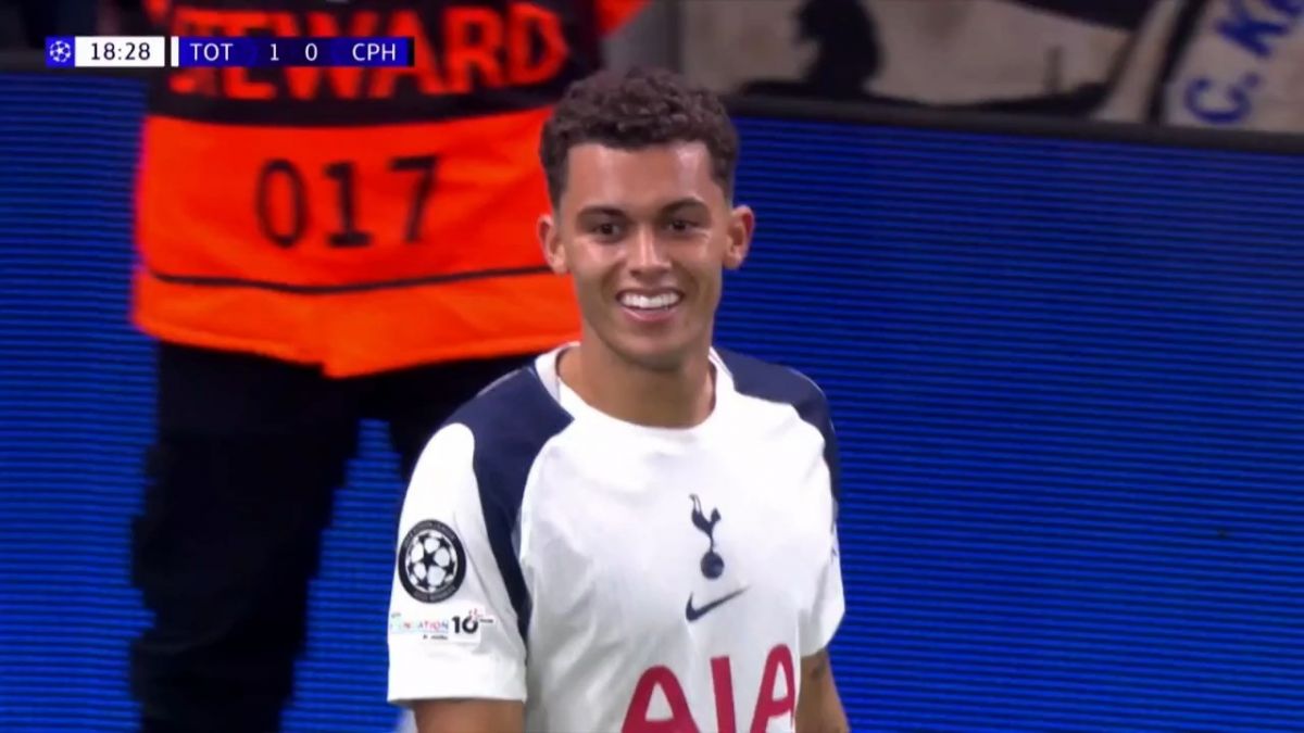 گل اول تاتنهام به کپنهاگن (برنان جانسون)