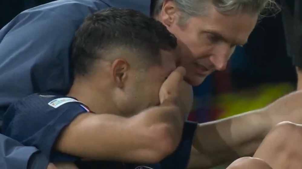 مصدومیت دردناک و اشک اشرف حکیمی پس از خطای خشن و اخراج لوئیز دیاز