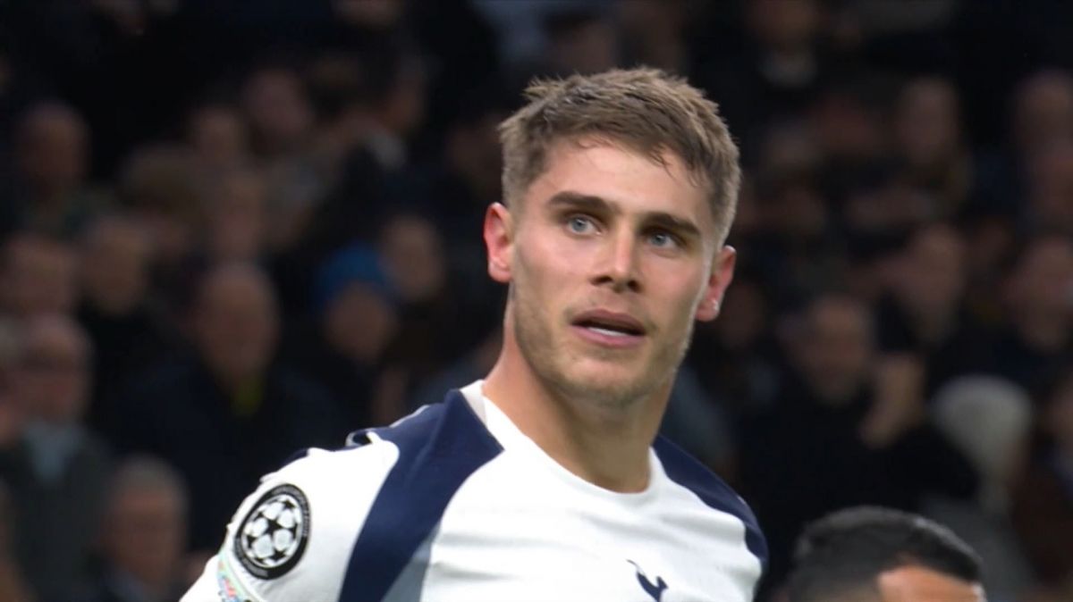 گل سوم تاتنهام به کپنهاگن (گل انفرادی و زیبای فن ده وین)