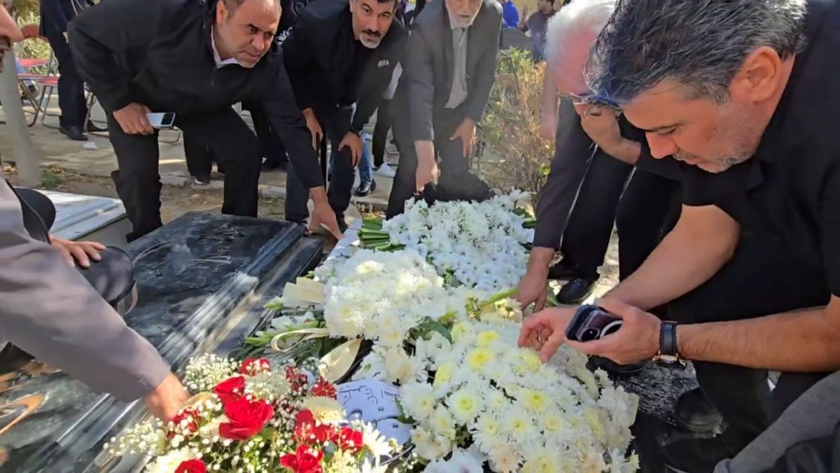 حضور برخی از چهره های فوتبالی در سالگرد درگذشت منصور پورحیدری