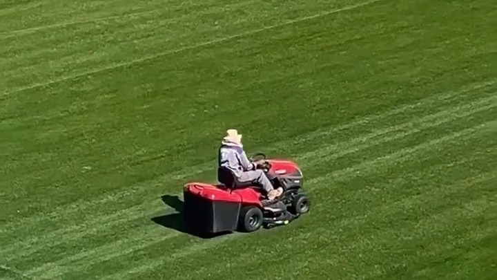 وضعیت عالی چمن ورزشگاه شهید نصیری یزد