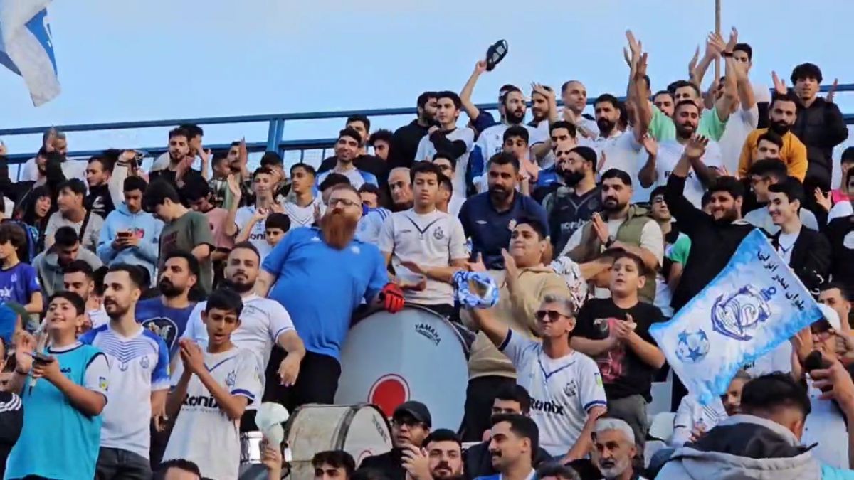 جو جالب ورزشگاه سیروس قایقران پیش از تقابل ملوان و شمس آذر