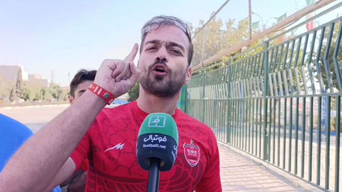 هوادار پرسپولیس: مونیر و آسانی یک ناخن اورونوف هم نمی شوند