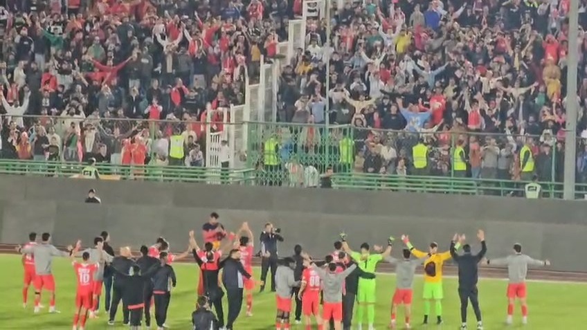 ویدیوی دیگری از تشویق منشوری هواداران پرسپولیس در پایان بازی