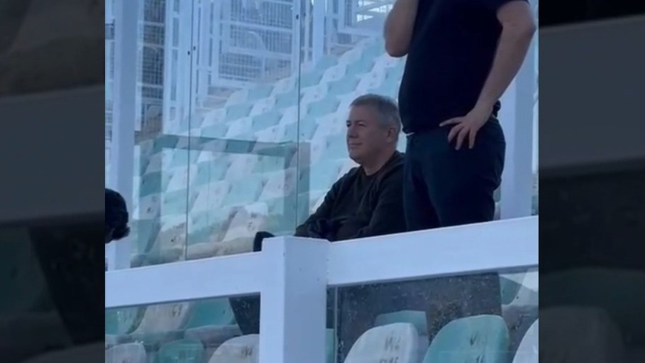 حضور دراگان اسکوچیچ در ورزشگاه و پشت نیمکت تراکتور