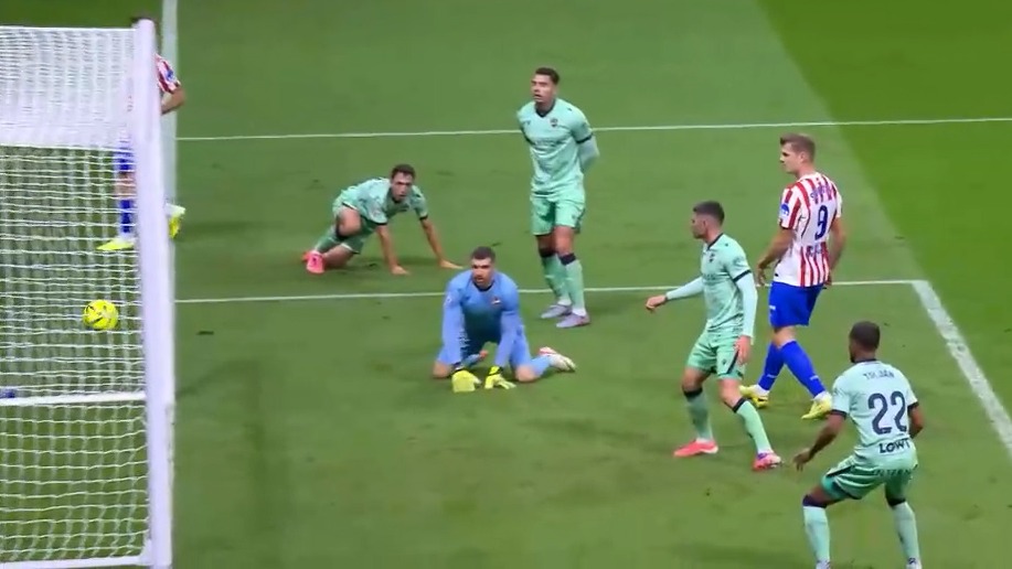 گل اول اتلتیکو مادرید به الچه (گل به خودی)