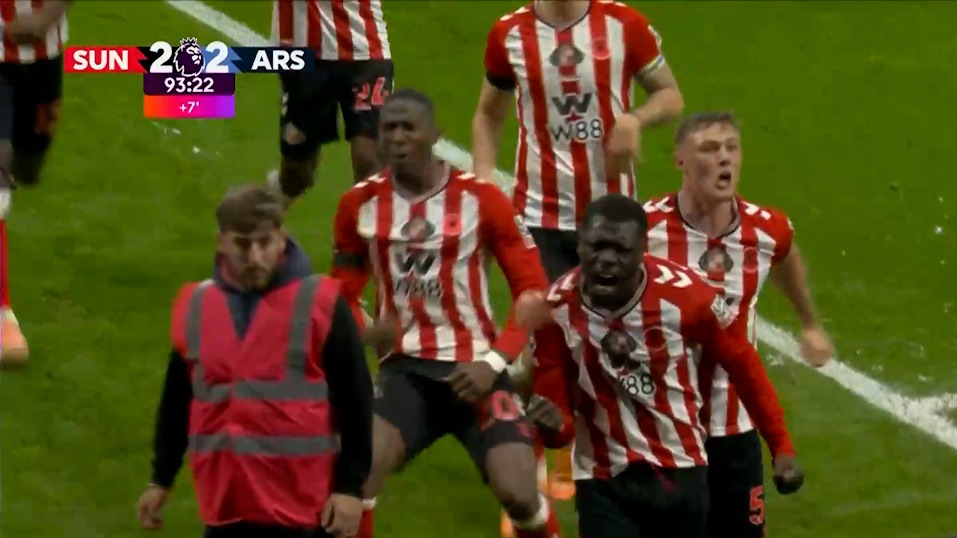 گل دوم ساندرلند به آرسنال (برایان بروبی در دقیقه 94)