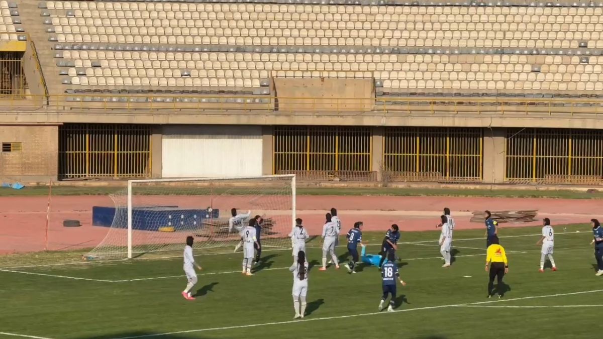 گل اول گلگهر به سنگین ماشین ایستا (شبنم بهشت - واکنش عجیب دروازه بان)