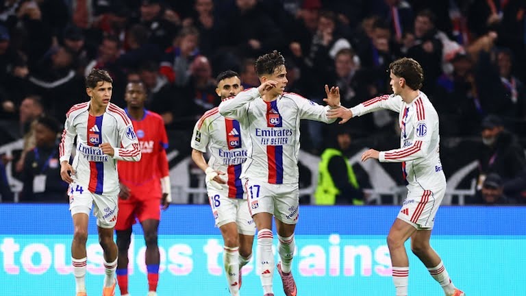 گل اول لیون به پاری سن ژرمن (موریرا)