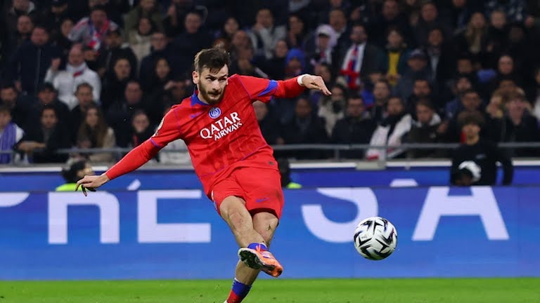 گل دوم پاری سن ژرمن به لیون (کواراتسخلیا)