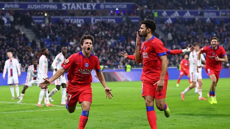 گل سوم پاری سن ژرمن به لیون (نوس دقیقه 95)