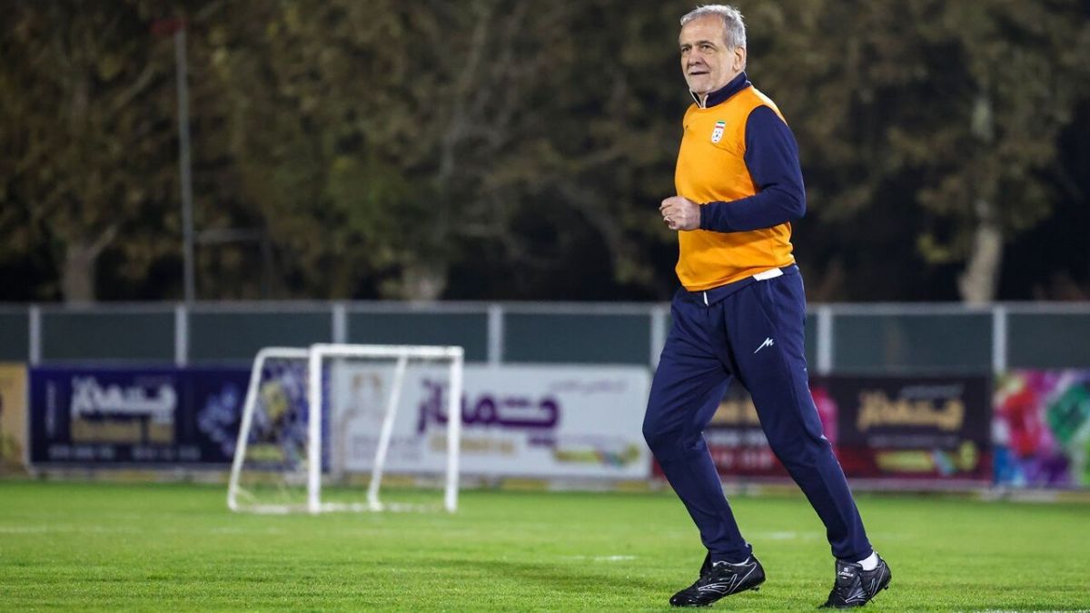 لحظاتی از تمرین شب گذشته تیم ملی با حضور رئیس‌جمهور