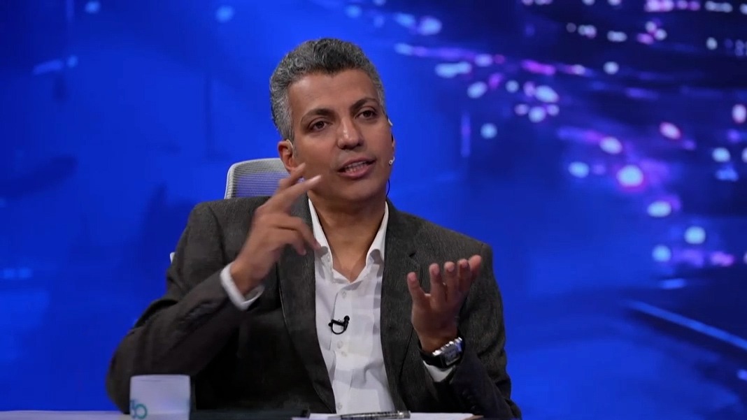 عادل فردوسی پور: بازی استقلال و تراکتور هیچ کدام نباید لغو میشد