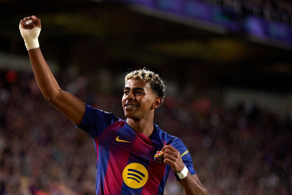 متخصص بلژیکی درد لگن یامال را بررسی میکند