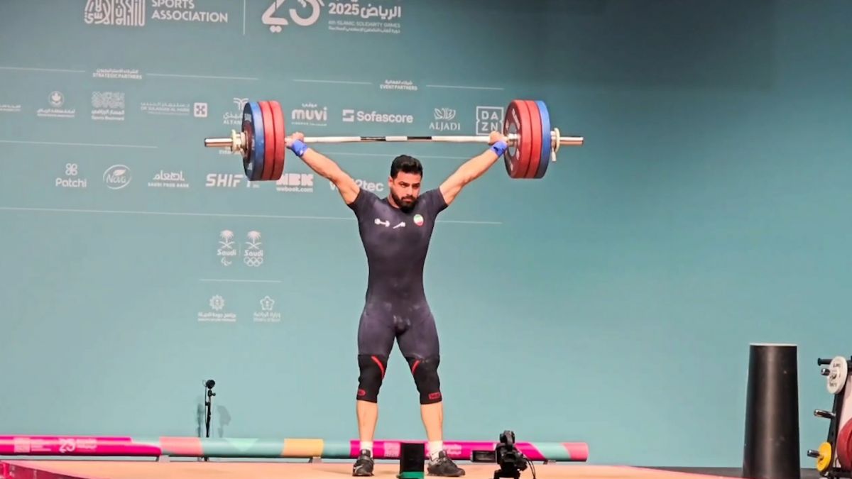 مهار وزنه ۱۷۱ کیلو گرمی توسط علیرضا معینی در دسته ۹۴ کیلو گرم وزنه برداری