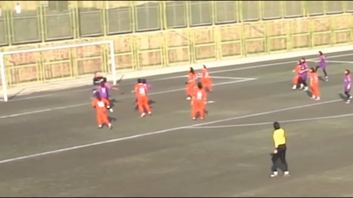 جنجال در هفته هشتم فوتبال زنان در دیدار پرسپولیس و آوا !