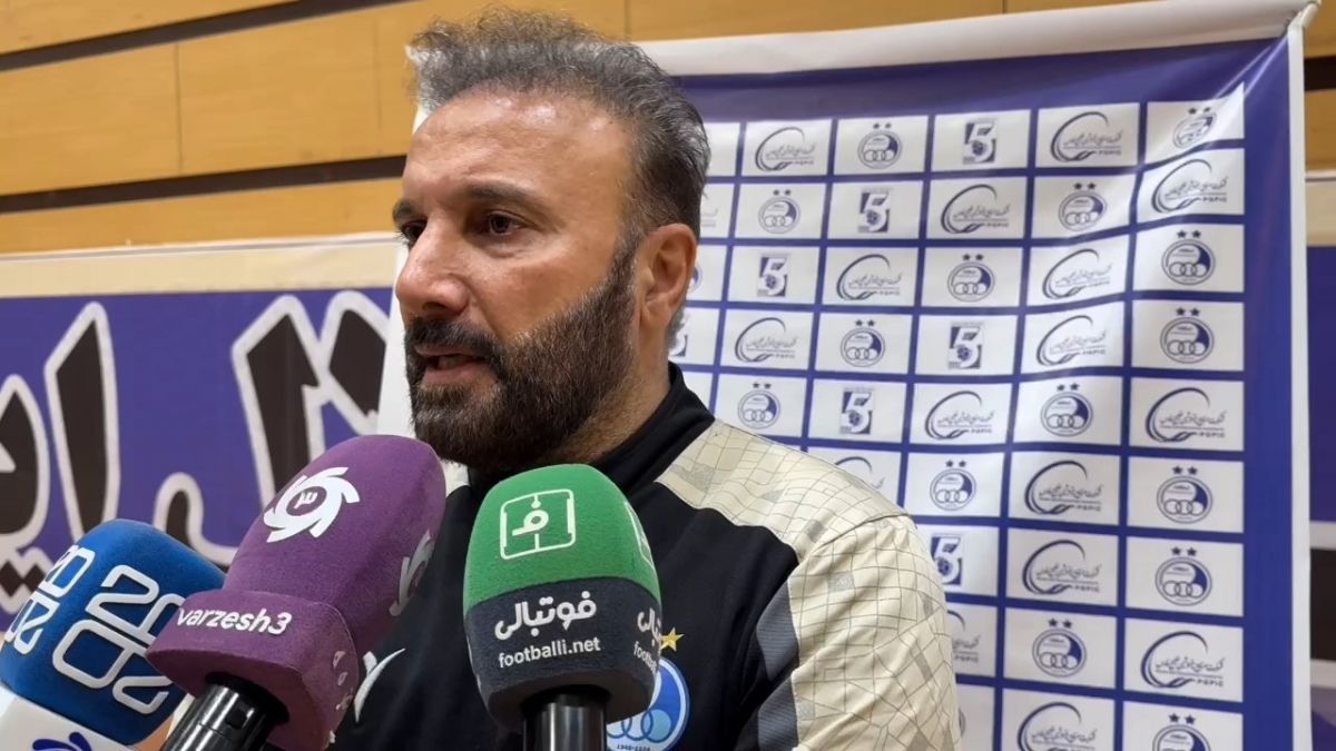 صحبتهای مربیان فوتسال استقلال و نفت امیدیه در پایان بازی