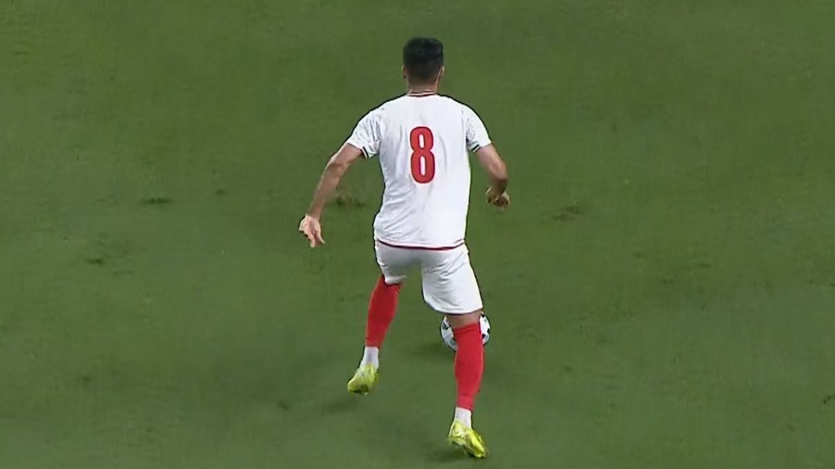 شوت محبی توسط دروازه بان کیپ ورد مهار شد