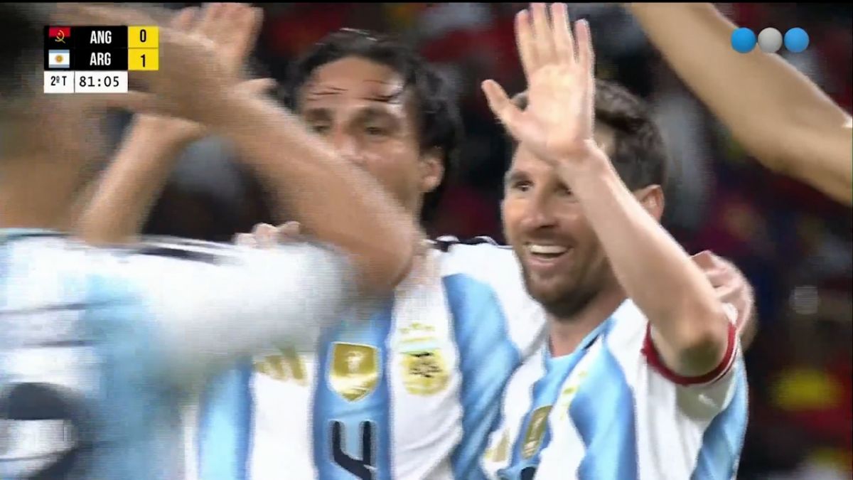گل دوم آرژانتین به آنگولا (لیونل مسی)