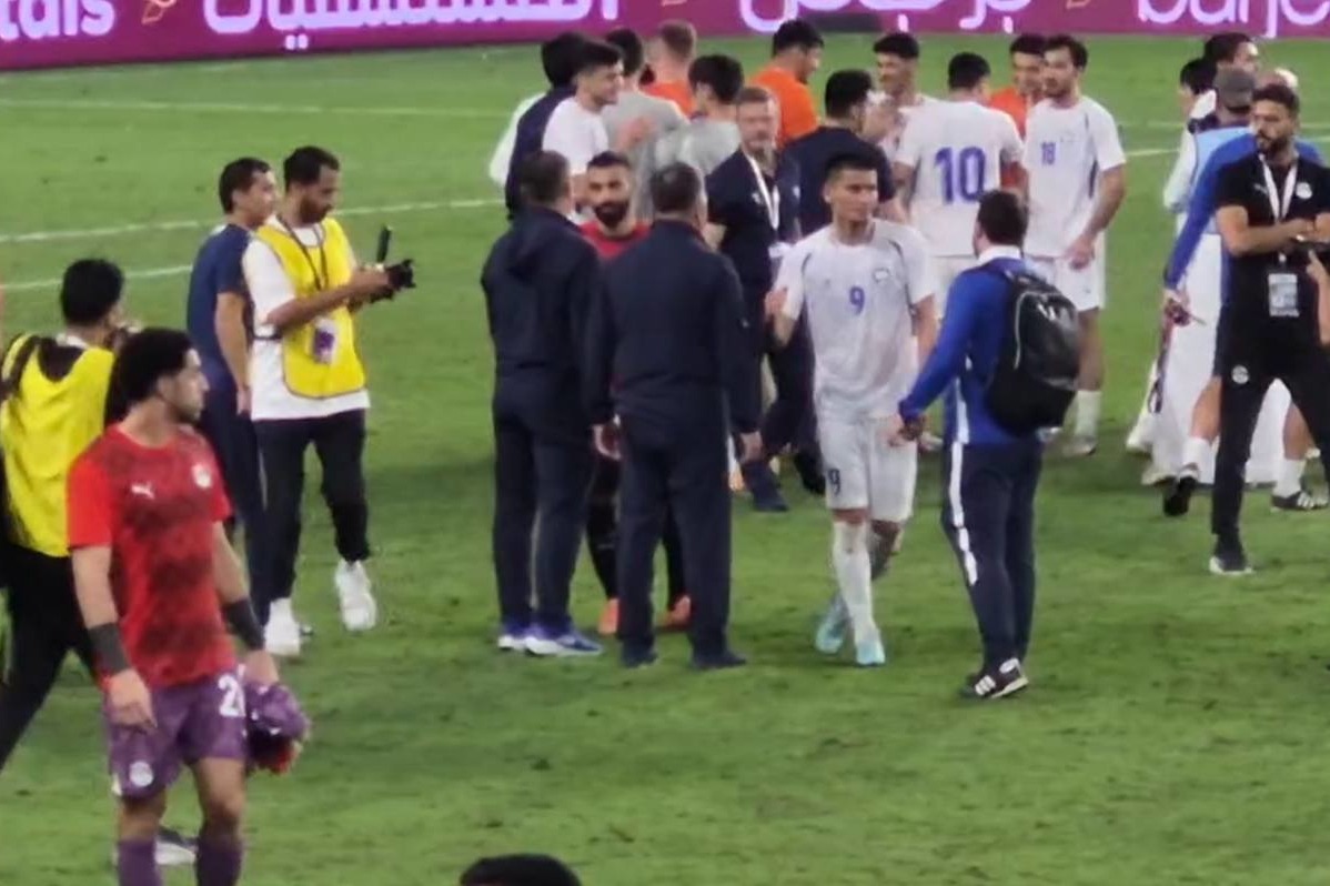 عکس؛ لحظه‌ای که صلاح و کاناوارو با هم خوش و بش کردند