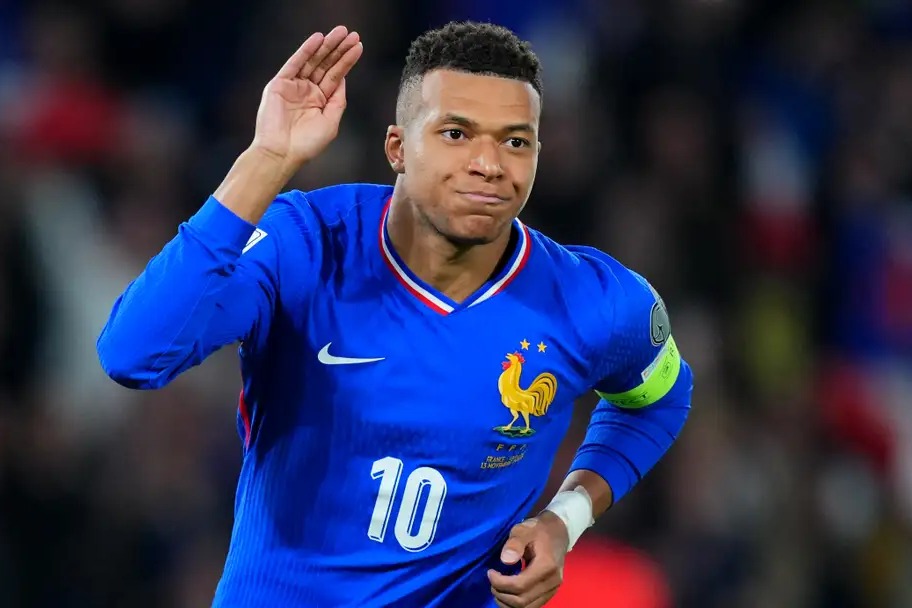 مشکلی که امباپه برای فرانسه ایجاد میکند