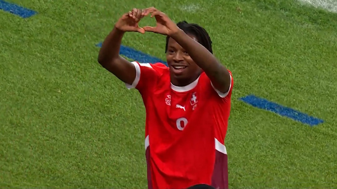 گل چهارم سوئیس به سوئد (منزامبی)