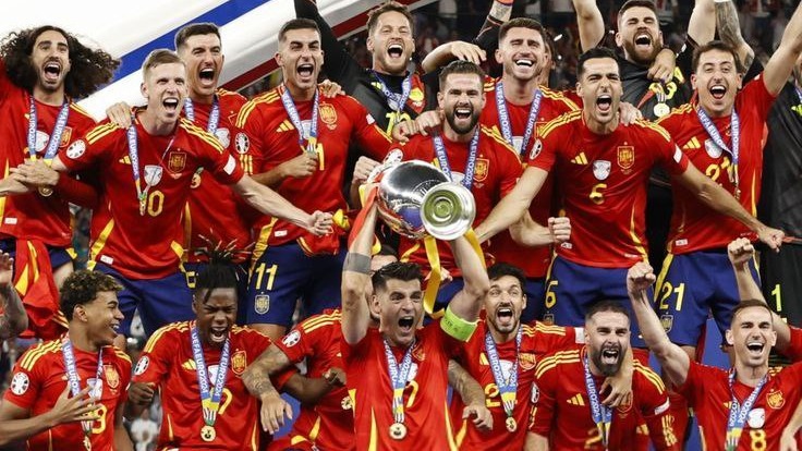 اسپانیا به ۳۰ بازی رسمی بدون شکست رسید!