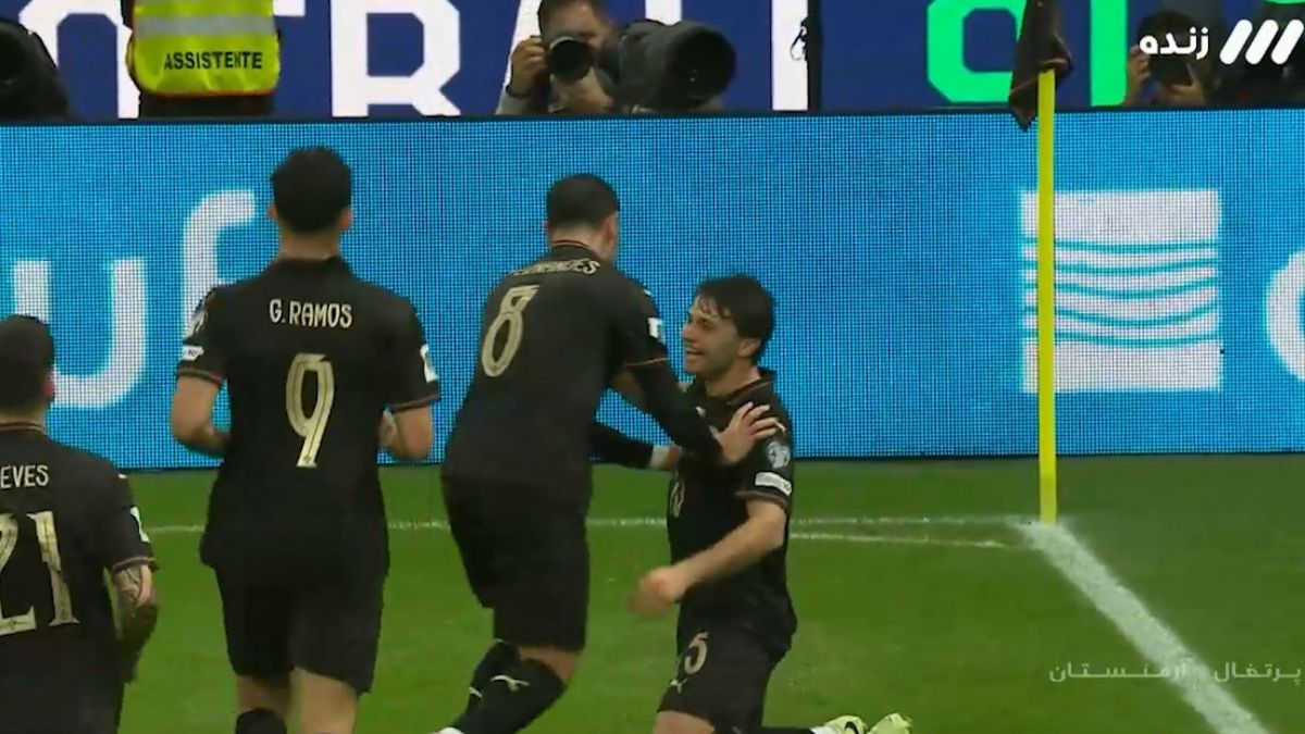 گل هشتم پرتغال به ارمنستان (هتتریک ژائو نوس)