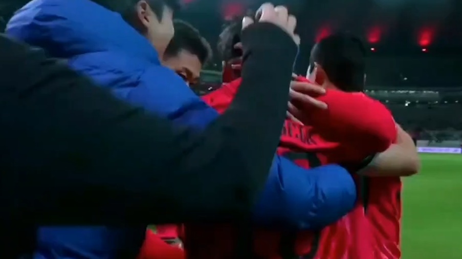 گل اول کره جنوبی به غنا (لی تائه)