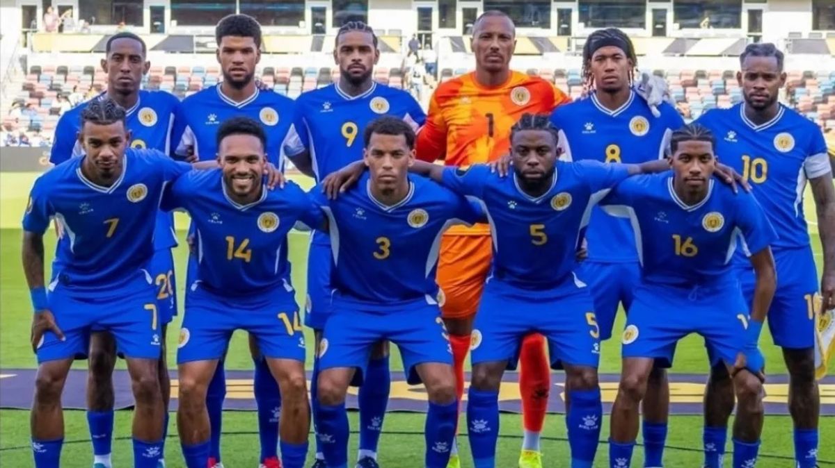 تیمی که حتی یک بازیکن بومی ندارد، میخواهد به جام جهانی صعود کند